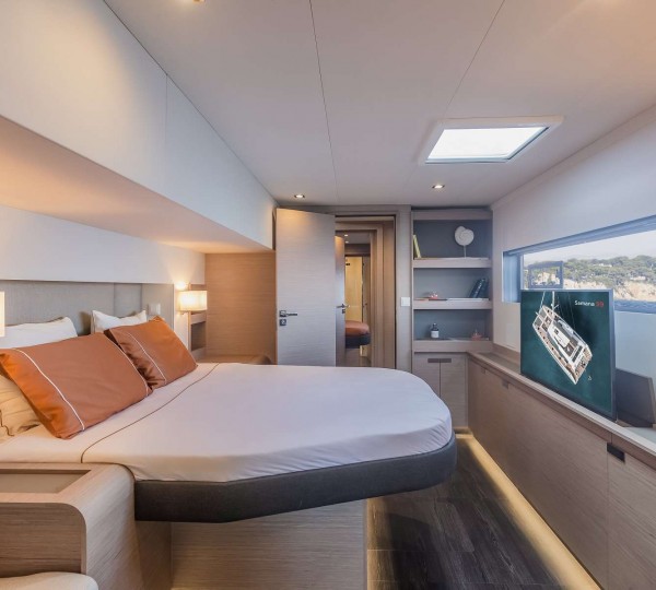 Sailing Catamaran PORT TO VINO Cabin