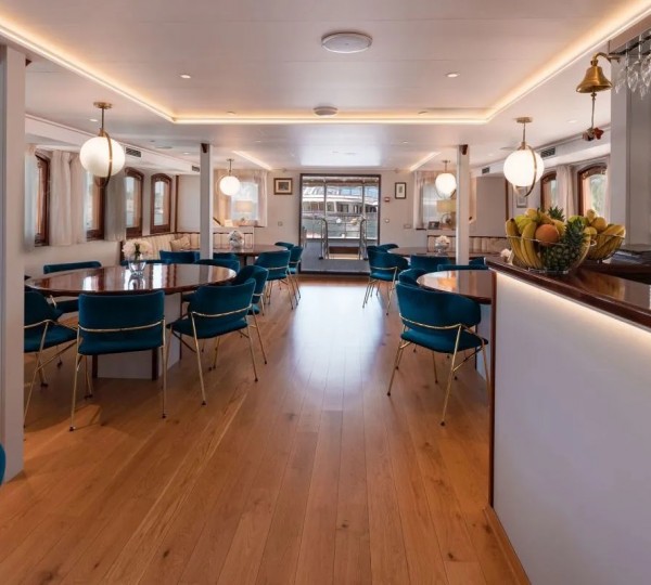 Dining Salon And Bar