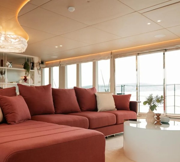 Main Deck Salon