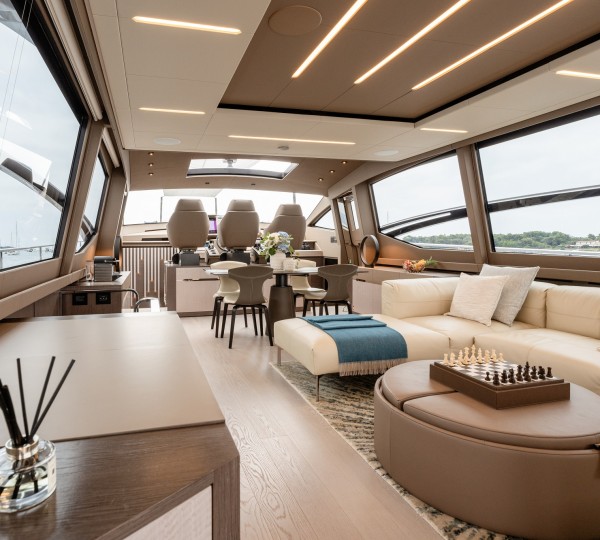 Main Salon - TV Down