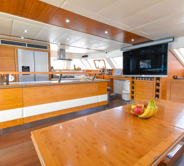 Main Salon Dining And Galley Bar