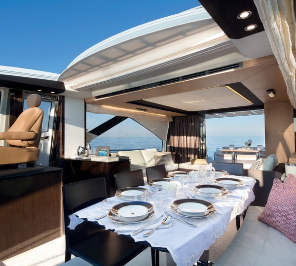 Main Salon Dining With Roof Open