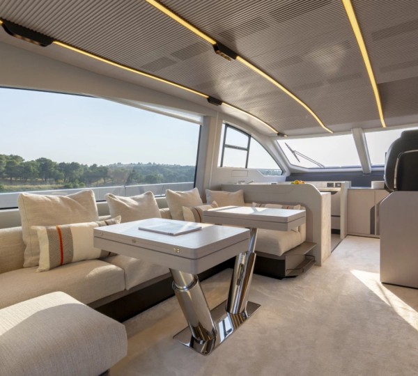 Main Salon Flexible Dining And Seating