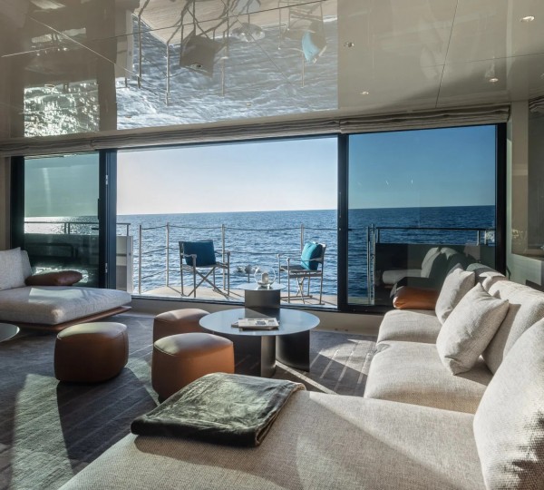 Main Salon Lounge And Fold Out Balcony