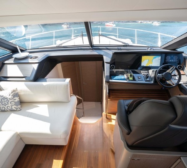 Main Salon Lounge And Helm