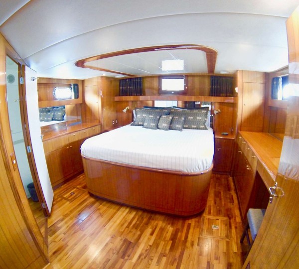 Motor Yacht MCGREGOR III  Master Cabin