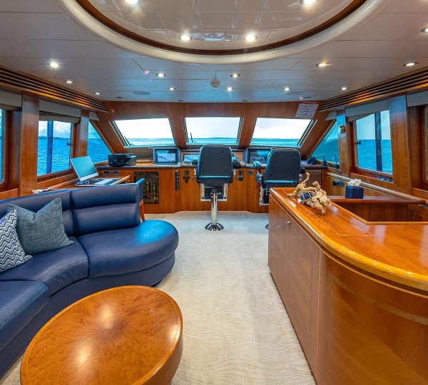 Sky Lounge - Pilot House