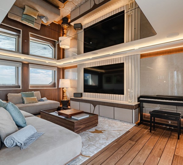 Gentleman's Lounge Cinema Room