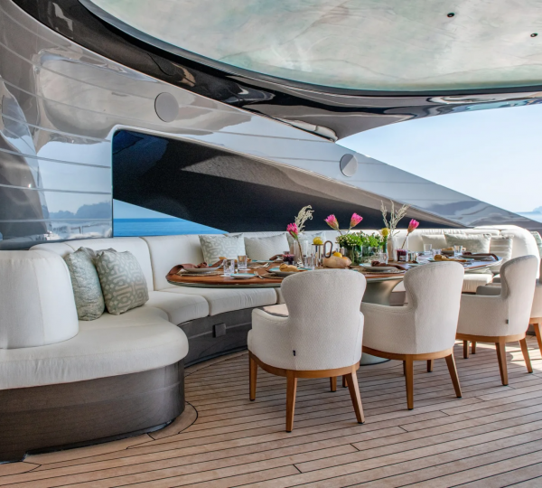 Informal Outdoor Dining