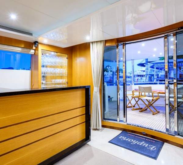 Main Salon Bar And Doors To Aft Deck