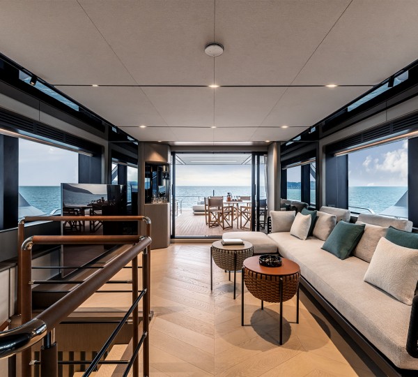  Upper Deck Sky Lounge