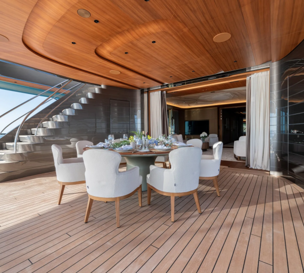 Formal Outdoor Dining