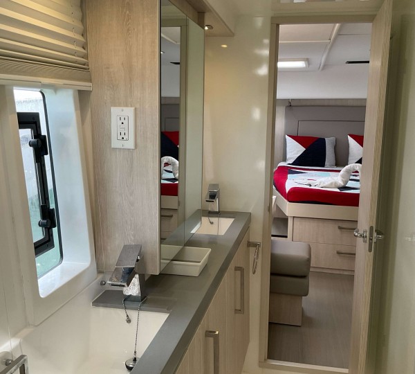 Sailing Catamaran RUBY ONE En Suite
