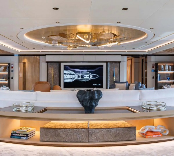 Upper Deck Salon Alternative View