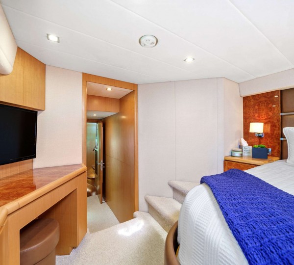 Motor Catamaran INDIGO VIP Cabin