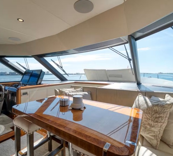 Banquette Diner And Helm Controls