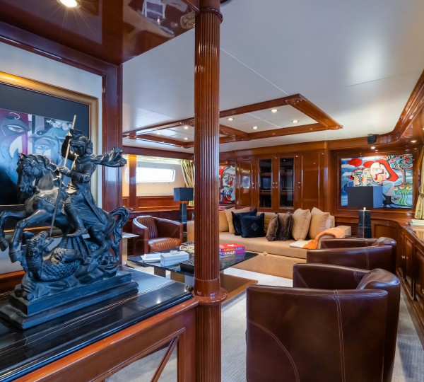 Media Salon Entrance