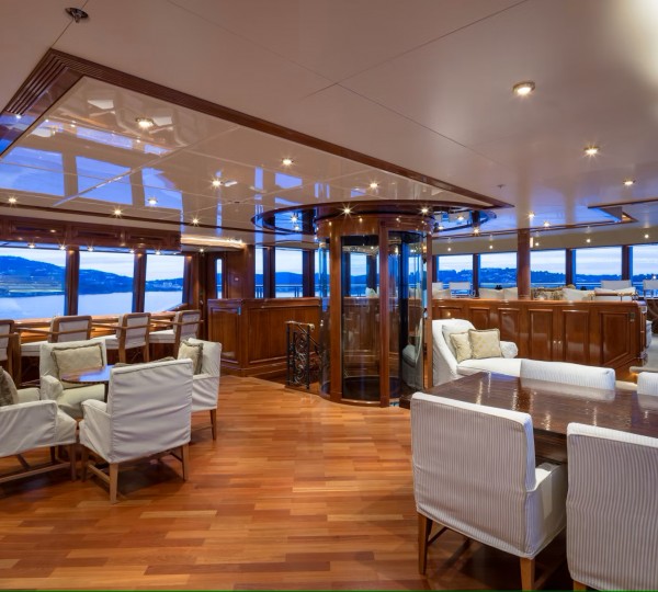 Sun Deck Salon And Bar