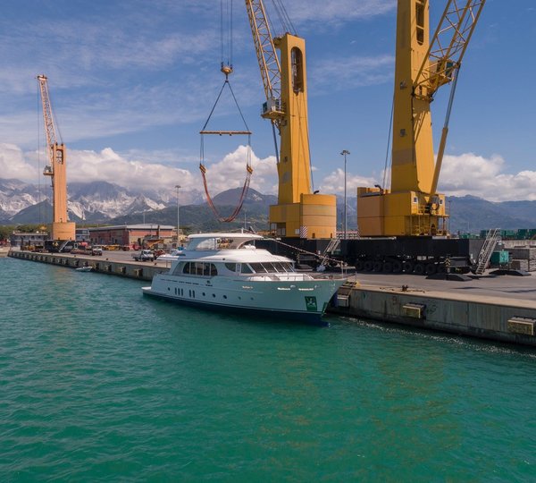 31m Motor Yacht VANADIS On Water