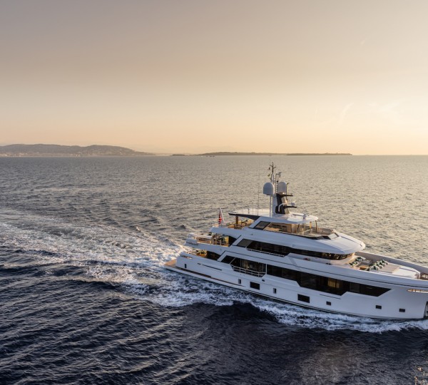 38m Motor Yacht EMOCEAN By Rossinavi