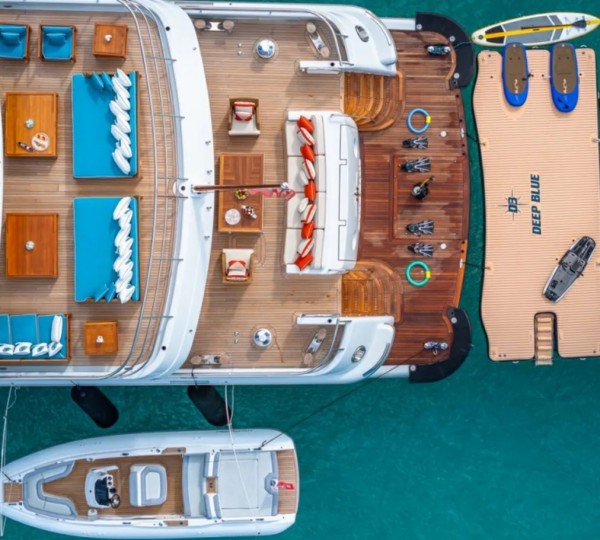 Yacht Exterior Sundeck