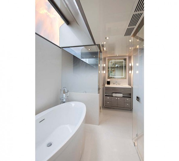 Chic master ensuite