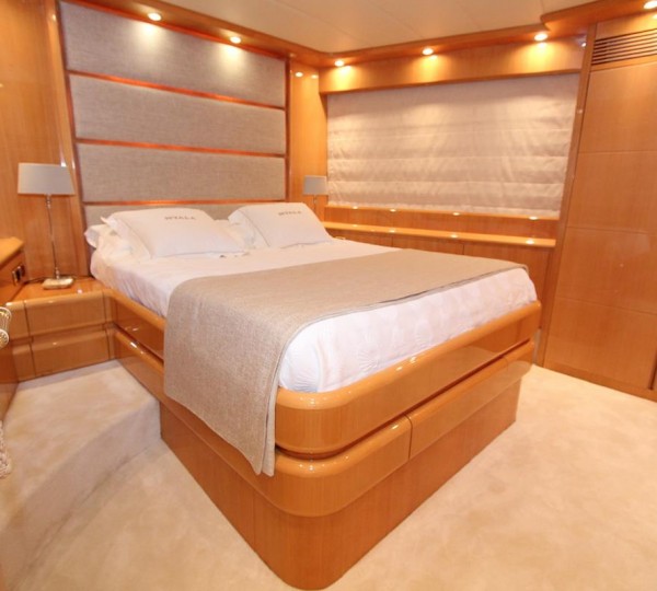 Double cabin