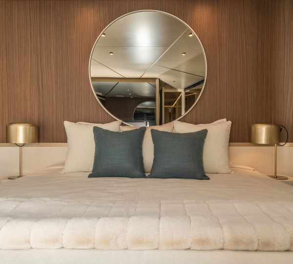 Master suite king sized bed