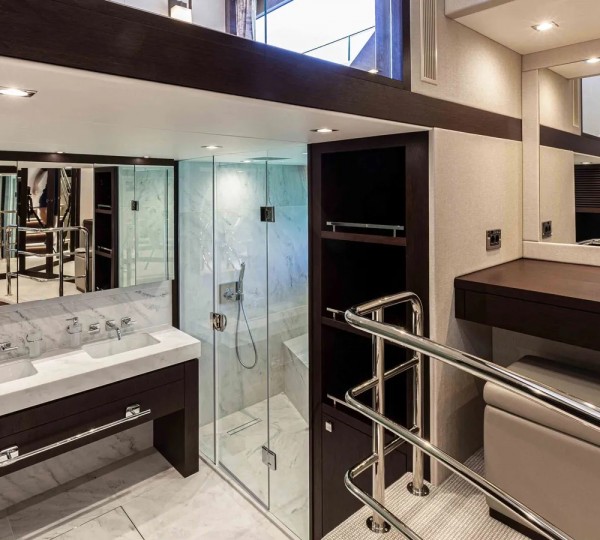 Split level master ensuite