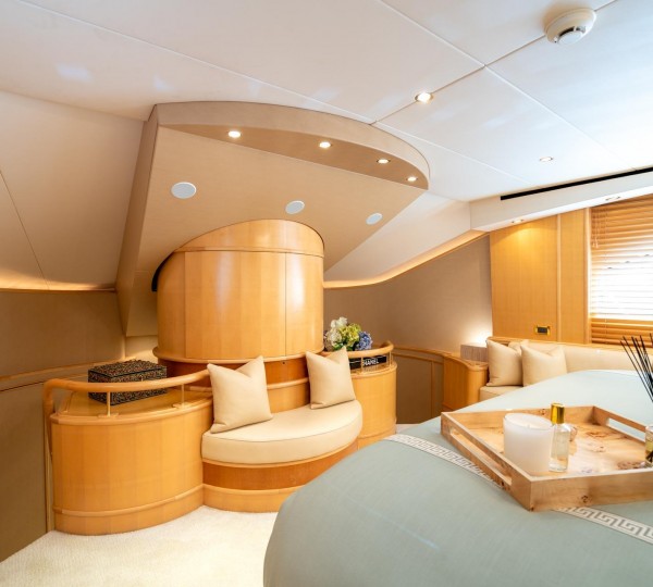 Split level master suite