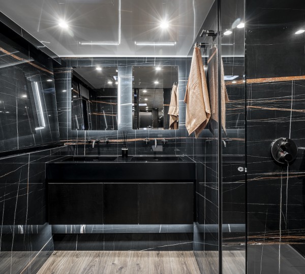 Glamorous master ensuite