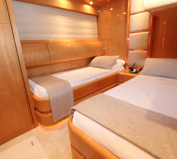 Twin cabin with pullman