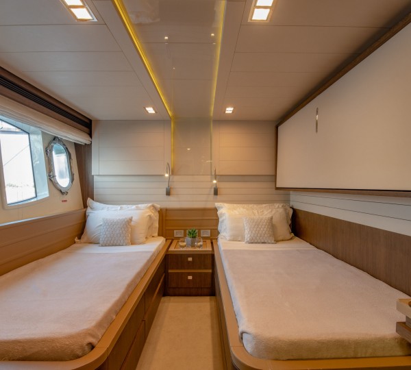 Twin cabin with pullman