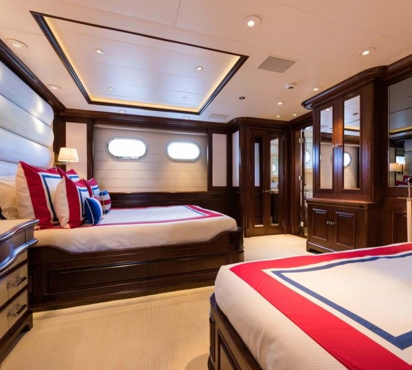 Guest double cabin with additional berth