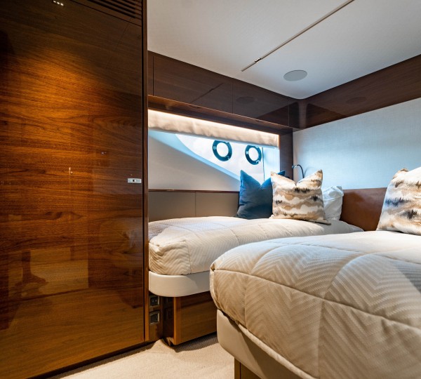 Convertible twin or double cabin