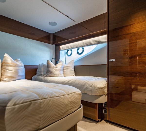 Convertible twin or double cabin