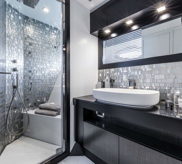 Well appointed bathroom