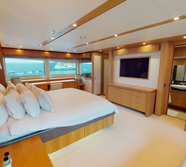 Main Deck Master Suite