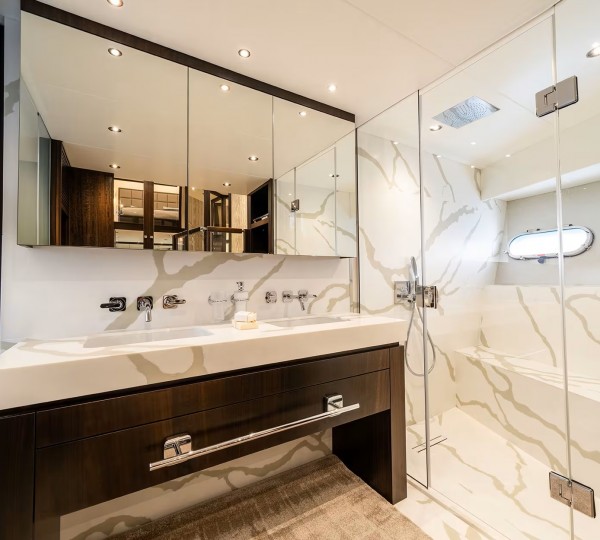 Lower Level Master Ensuite