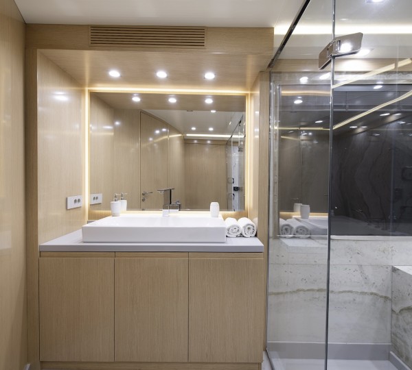 Upper Deck Master Ensuite