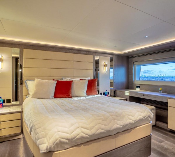 Full Beam VIP On The Lower Deck