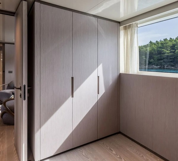 Master Suite Dressing Room