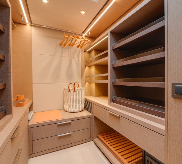 Master Walk In Wardrobe