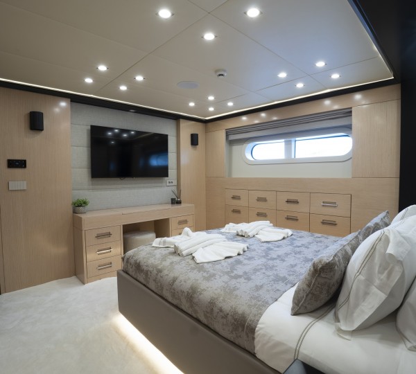 Starboard Side Double Guest Suite