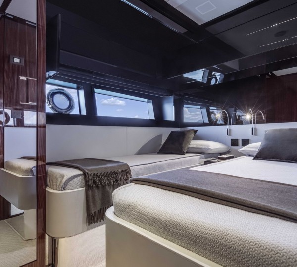 Twin Suite (sistership)