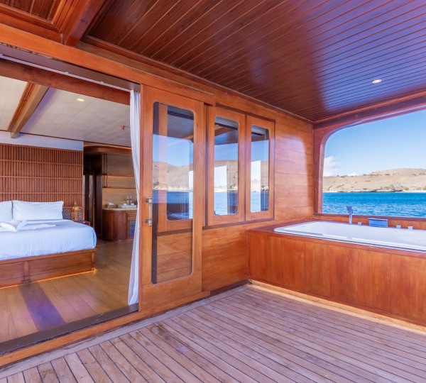 Master Suite Terrace With Jacuzzi