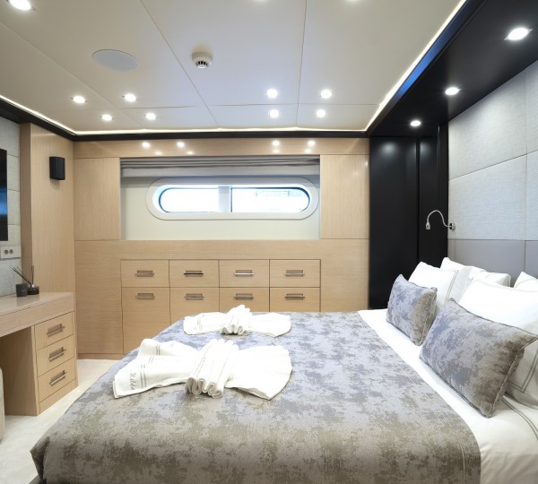 Starboard Side Double Guest Suite