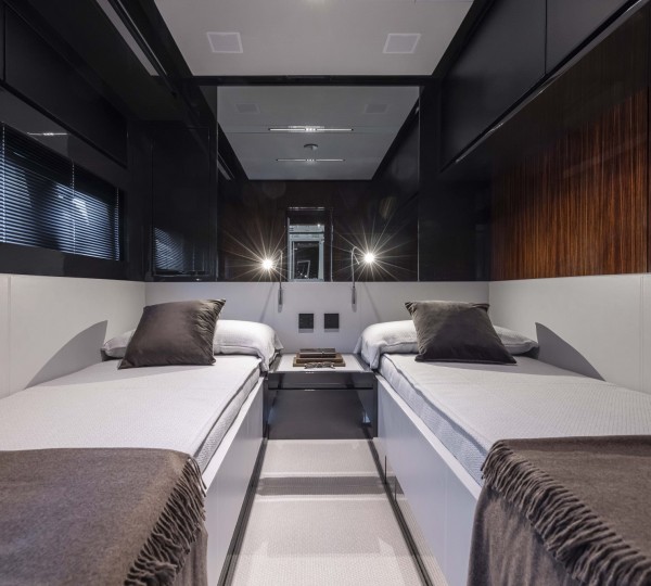 Twin Suite (sistership)