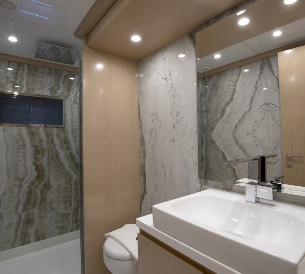 Starboard Side Double Guest Ensuite