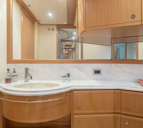 Primary Suite - Additional Ensuite